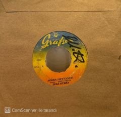 Zeki Müren - Agora Meyhanesi / İnsanlığı Aradım İnsan Gölgelerinde 45'lik