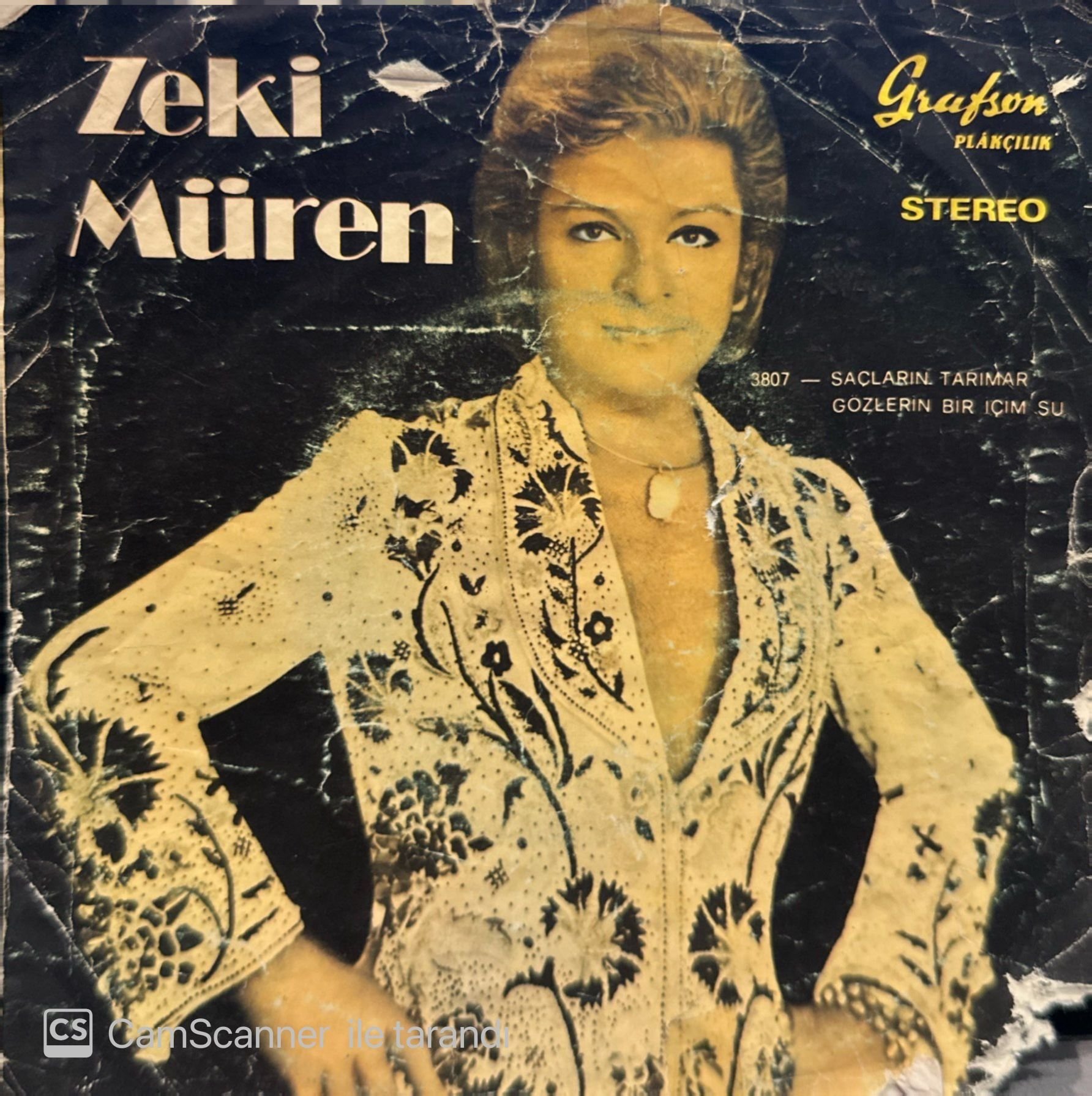 Zeki Müren - Saçların Tarımar / Gözlerin Bir İçim Su 45'lik