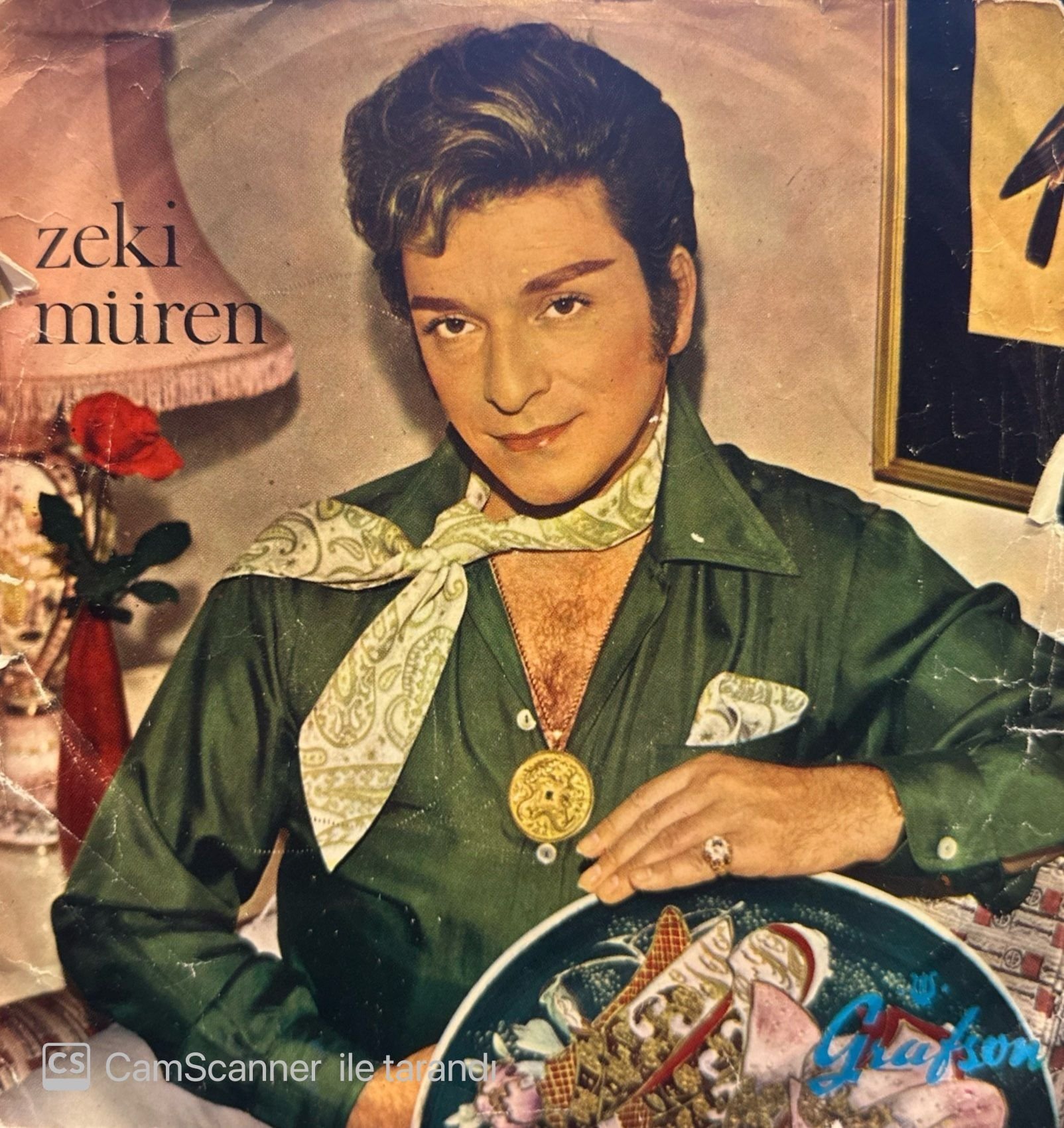 Zeki Müren - Ben Seni Unutmak İçin Sevmedim / Kapat Şu Pencereni, Aşkımız Gizli Kalsın 45'lik