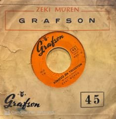 Zeki Müren - Kaçamazsın / Kimsesiz Bir Yolcuyum 45'lik