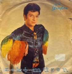 Zeki Müren - Seninle Bir Sonbahar / Yollar Uzak Gelemedim 45'lik