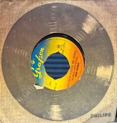 Zeki Müren - Bilmem Yanıyor Musun / Şeytana Uyduk Bir Kerre 45'lik