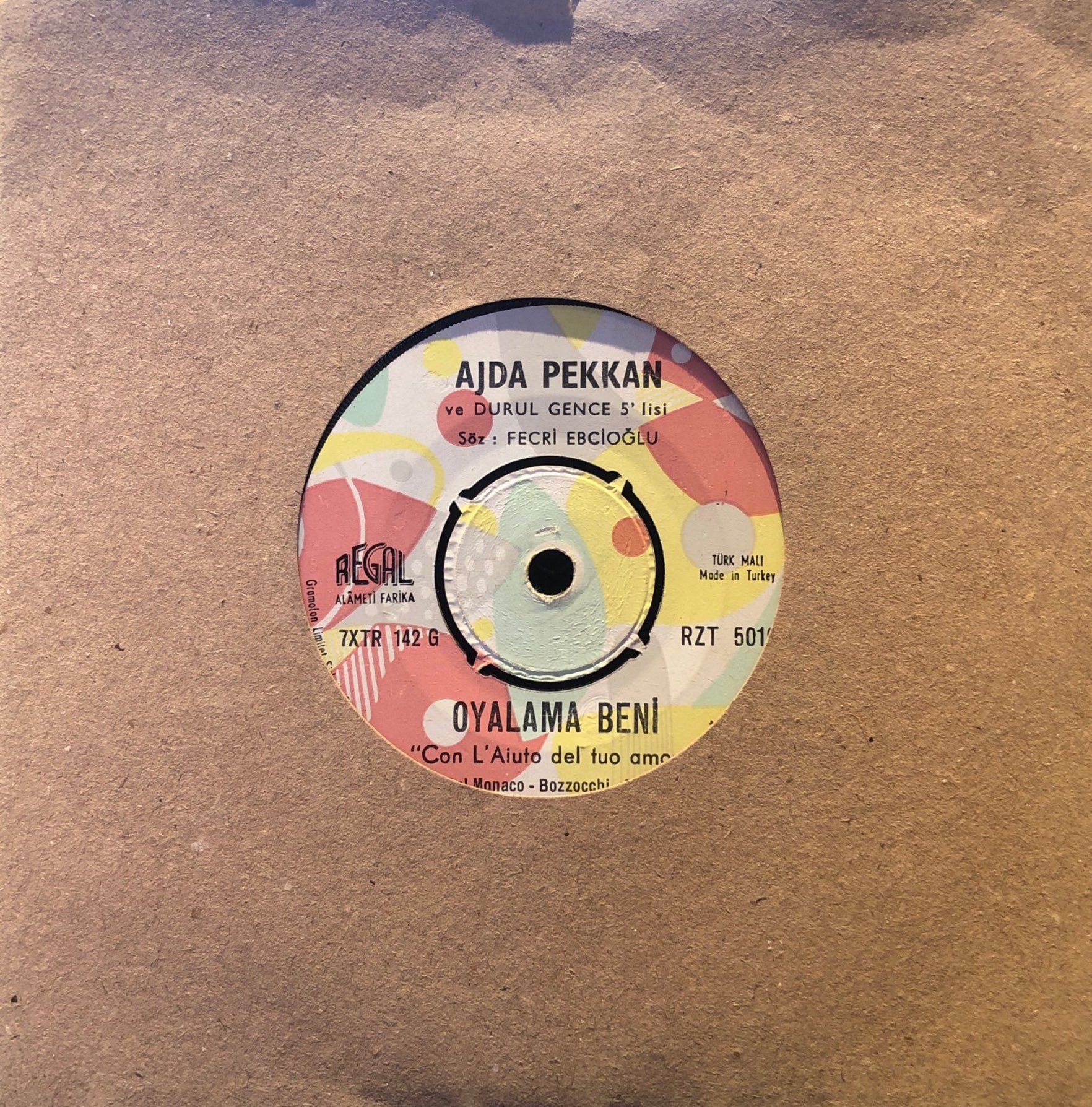Ajda Pekkan - Oyalama Beni / Saklanmaç 45lik